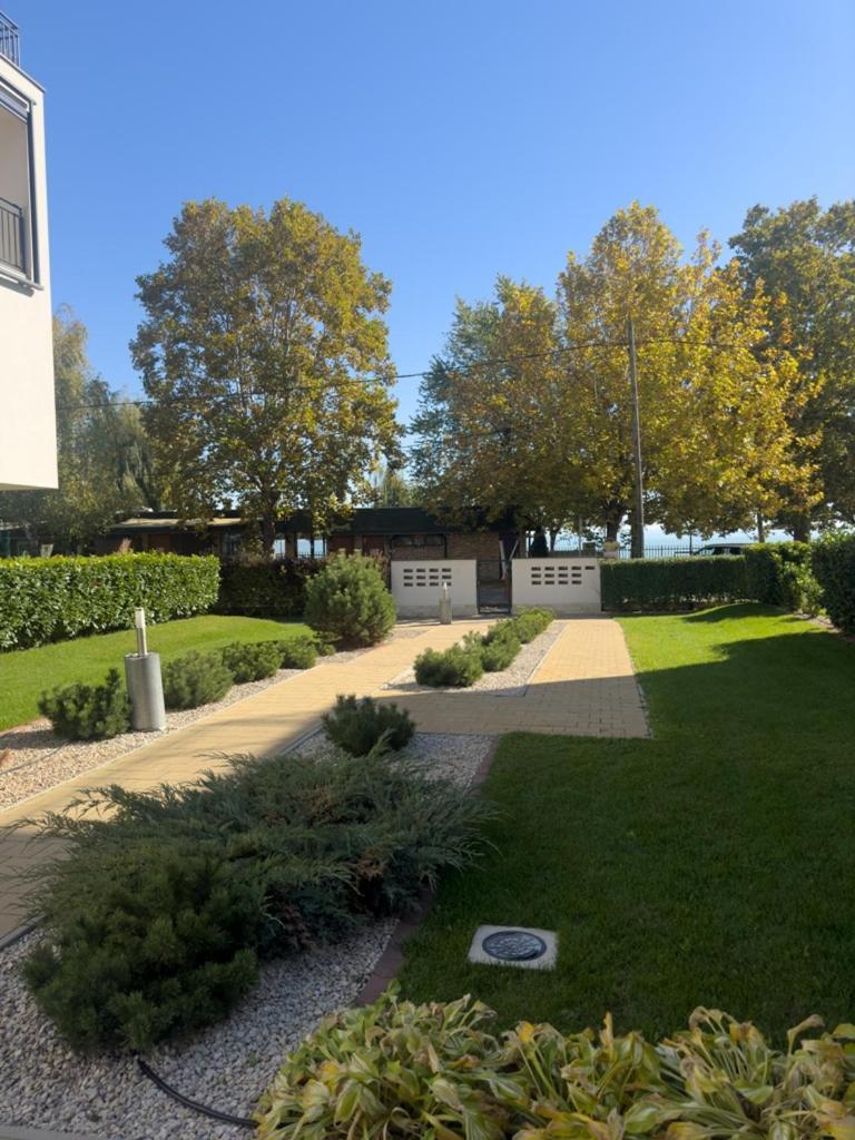 Admiral Apartman Csopak Bagian luar foto